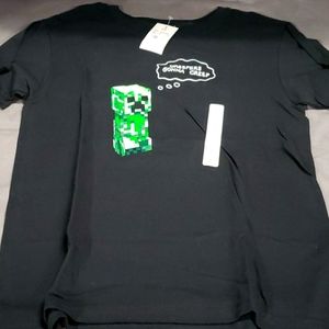 Minecraft Creeper boys shirt. Black size L